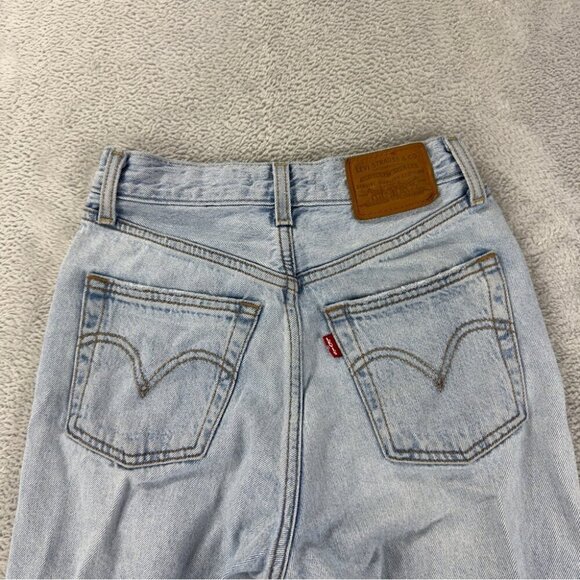 Levi's Jeans Women's Sz 25x25 Ribcage Straight Button Fly Light Blue Flare Denim - Picture 16 of 16